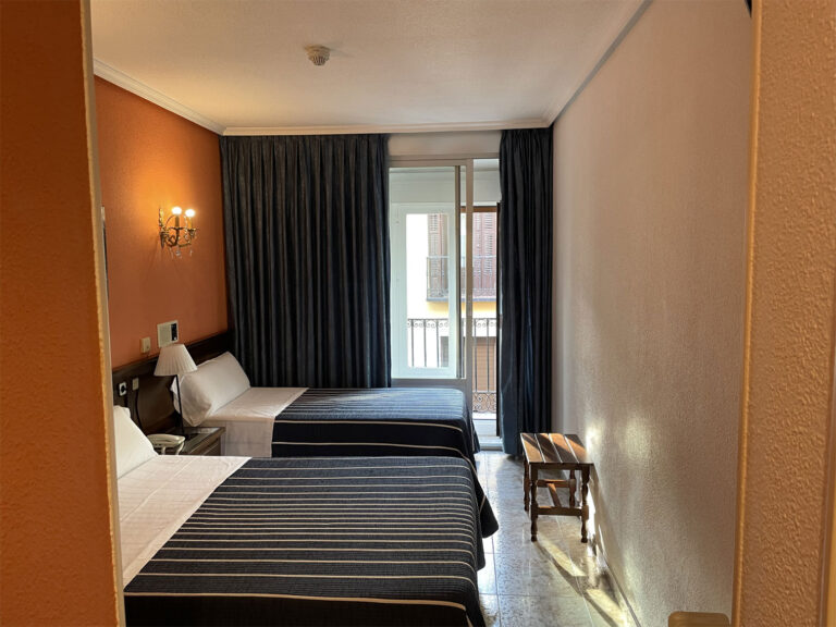 Habitación doble naranja